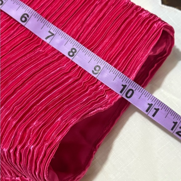 Vintage Elegant Pink Blouse with Bow Accents - Picture 10 of 11